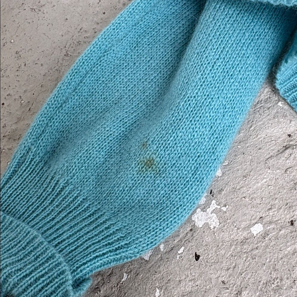 Bibelot Cashmere cardigan with rhinestone clasp closure - Picture 7 of 9